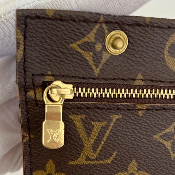 LOUIS VUITTON Monogram Randonnee Insert Toiletry Pouch - Picture 5 of 8